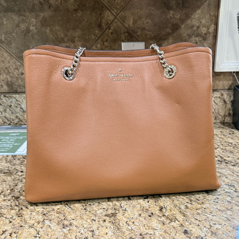 EUC Large Kate Spade Purse with Chain straps
